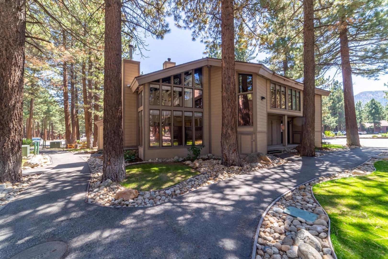 #338 - Naturally Sunlit Condo With Pool, Jacuzzi, Sauna, & Game Room Mammoth Lakes Exterior photo