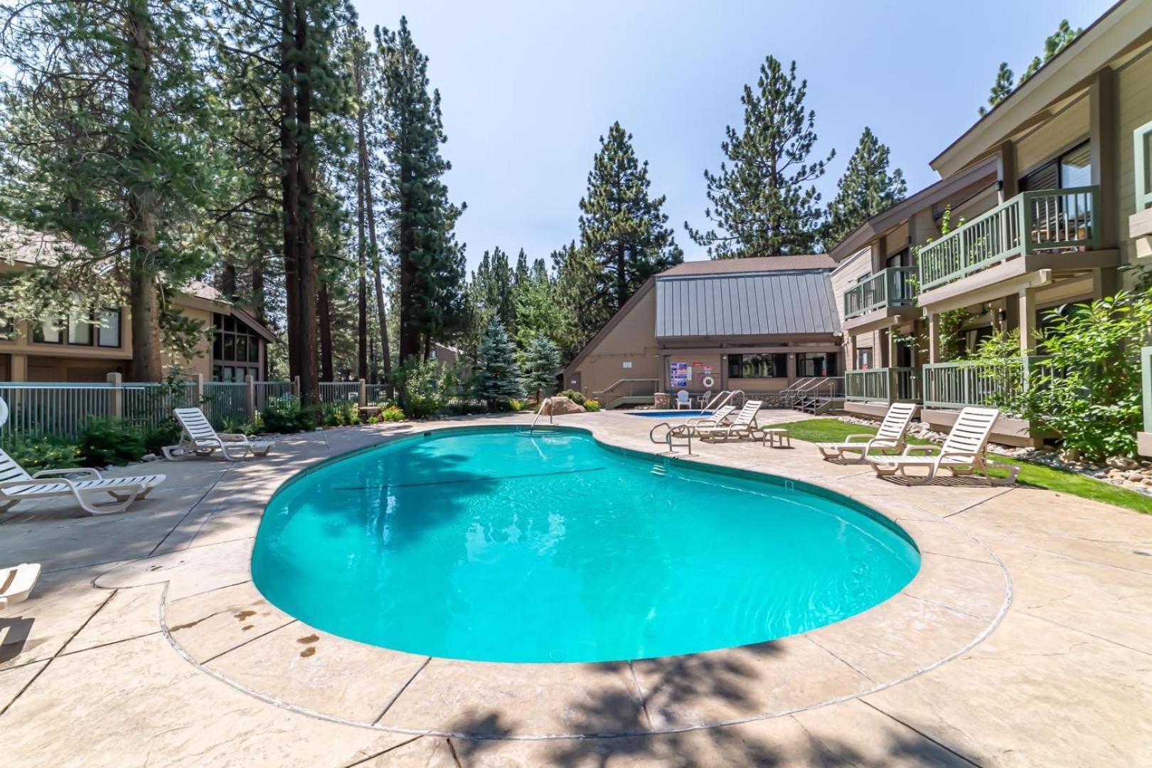 #338 - Naturally Sunlit Condo With Pool, Jacuzzi, Sauna, & Game Room Mammoth Lakes Exterior photo